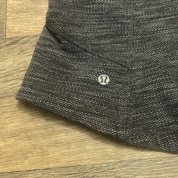 Lululemon Forme Jacket Black Deep Coal Size 8 Activewear Gray Pique Textured - Picture 7 of 7